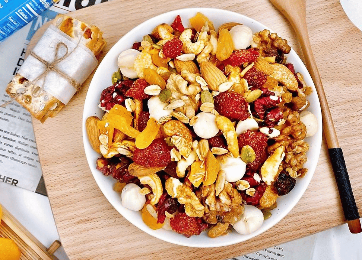 Những Món Tráng Miệng Healthy Với Hạt & Trái Cây Sấy